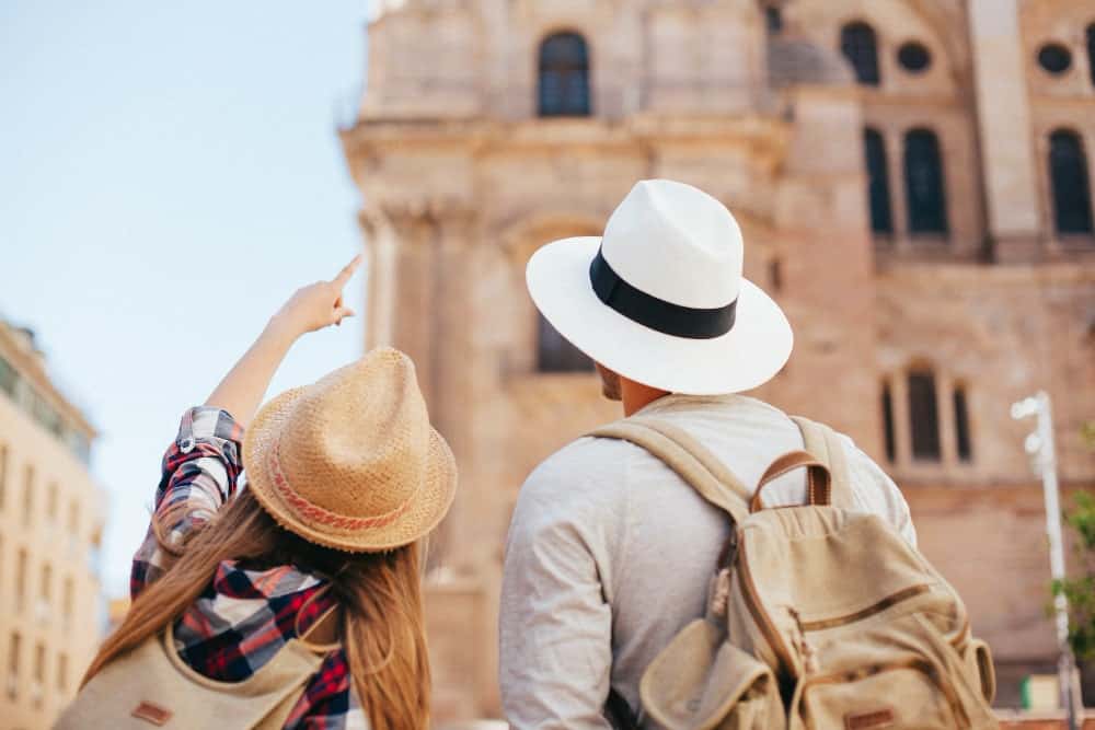 jovenes turistas en españa