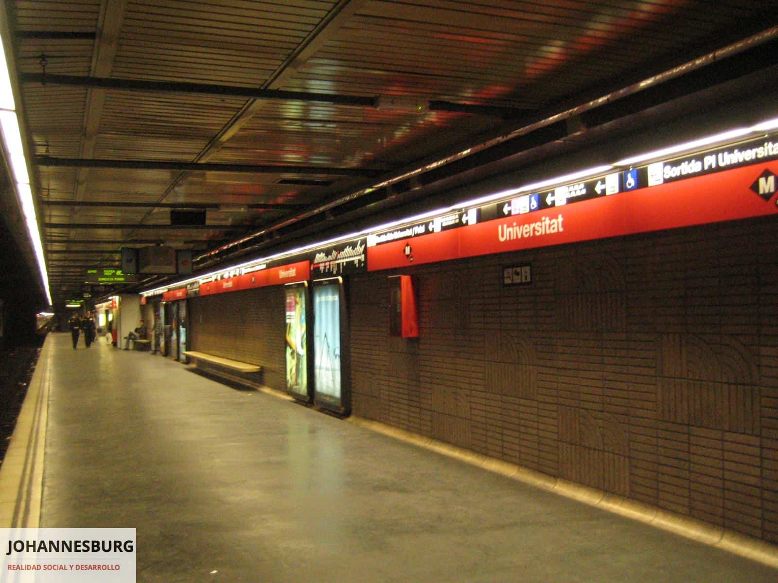 parada de metro universitat