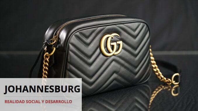 black Gucci leather shoulder bag